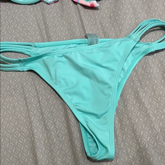 LaVie en Rose Floral XS swimsuit 🌸 - Picture 7 of 8